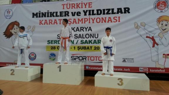 Prof Dr. Mustafa Zengin Ortaokulu-Yıldızlar Karate Şampiyonasında Türkiye 3.lüğü