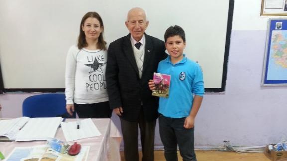 Evliya Çelebi İlkokulu Yazarlar Okullarda Projesi Kapsamında Yazar Lütfi GÜLŞEN´İ okulumuza davet ettik...
