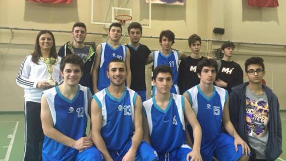 Rezan Has Anadolu Lisesi- Maltepe Liseler Arası Basketbol turnuvalarında erkerlerde 2. kızlarda 4. oldu