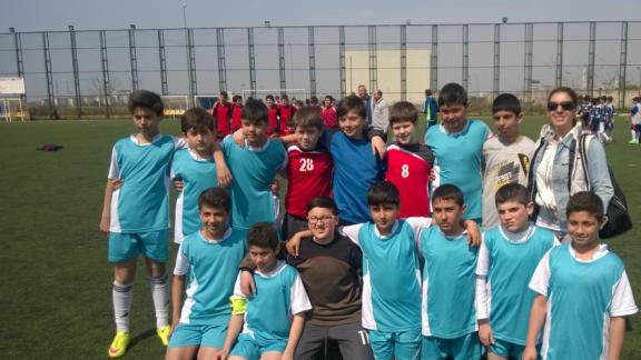 Orhangazi İmam Hatip Ortaokulu- Maltepe İlçesi Küçükler Futbol Kategorisinde 3.Olmayı Başardı.