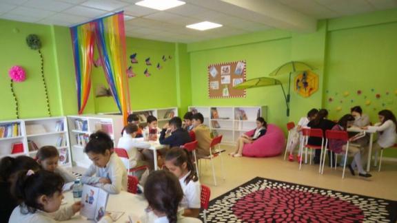 Altayçeşme İlkokulu kütüphanesi Fenerbahçeli futbolcu  Nani´nin  katılımıyla açıldı.