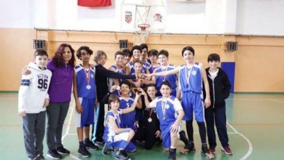 İBB Barbaros Hayrettin Paşa Ortaokulu - Yıldız Erkek Basketbol Takımımız İlçe 2. si Oldu