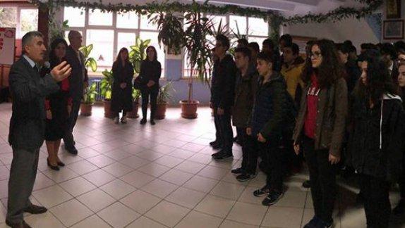 İlçe Milli Eğitim Müdürümüz Sn. Faik KAPTAN, "İstiklal Marşı´nı Birlikte Söylüyoruz" projesi çerçevesinde 12 Ocak 2018 Cuma Küçükyalı Rezan Has Anadolu Lisesinin bayrak törenine katıldılar.