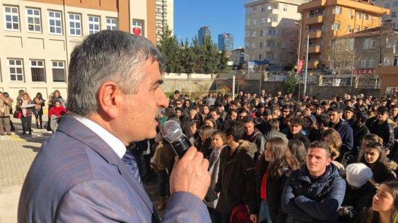 lçe Milli Eğitim Müdürümüz Sn. Faik KAPTAN, "İstiklal Marşı´nı Birlikte Söylüyoruz" projesi çerçevesinde bugün (19 Ocak 2018 Cuma) Maltepe Orhangazi Anadolu Lisesi nin bayrak törenine katıldılar.