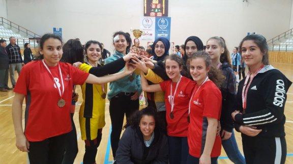 MALTEPE MESLEKİ VE TEKNİK ANADOLU LİSESİ-Futsalda İlçe III.lük Kupası Okulumuzun