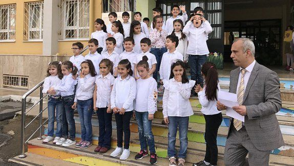 N.A.Ekşioğlu İlkokulu  Kütüphaneler Haftası Törenimizden...