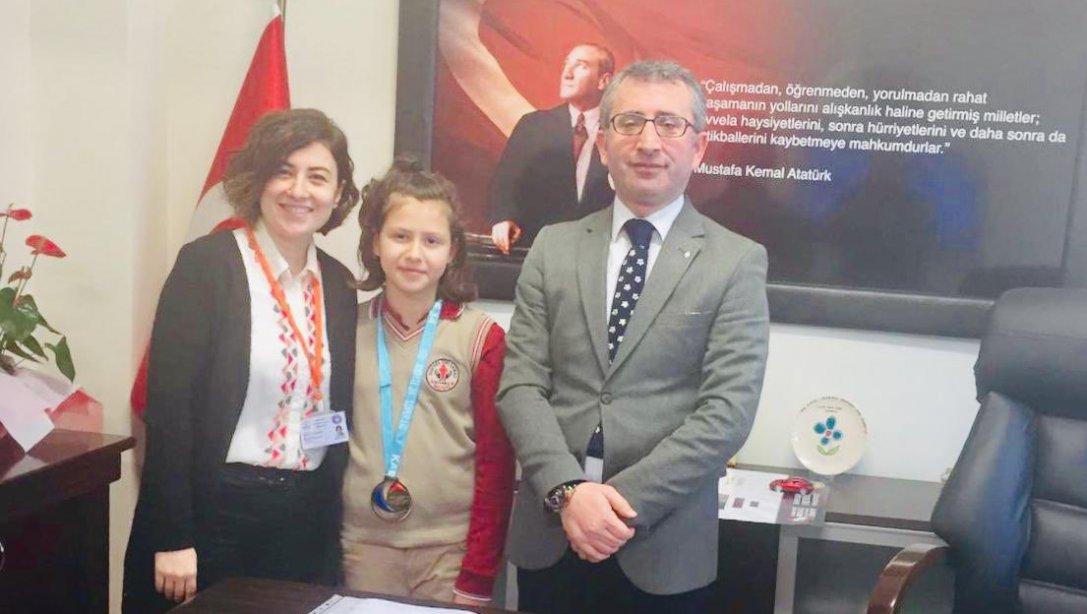 lçemiz Vasfi Rıza Zobu İlkokulu Öğrencisi Tuna Ada ŞAHİN "KARATE 34" isimli Karate Turnuvasında İstanbul 1.si olmuştur.
