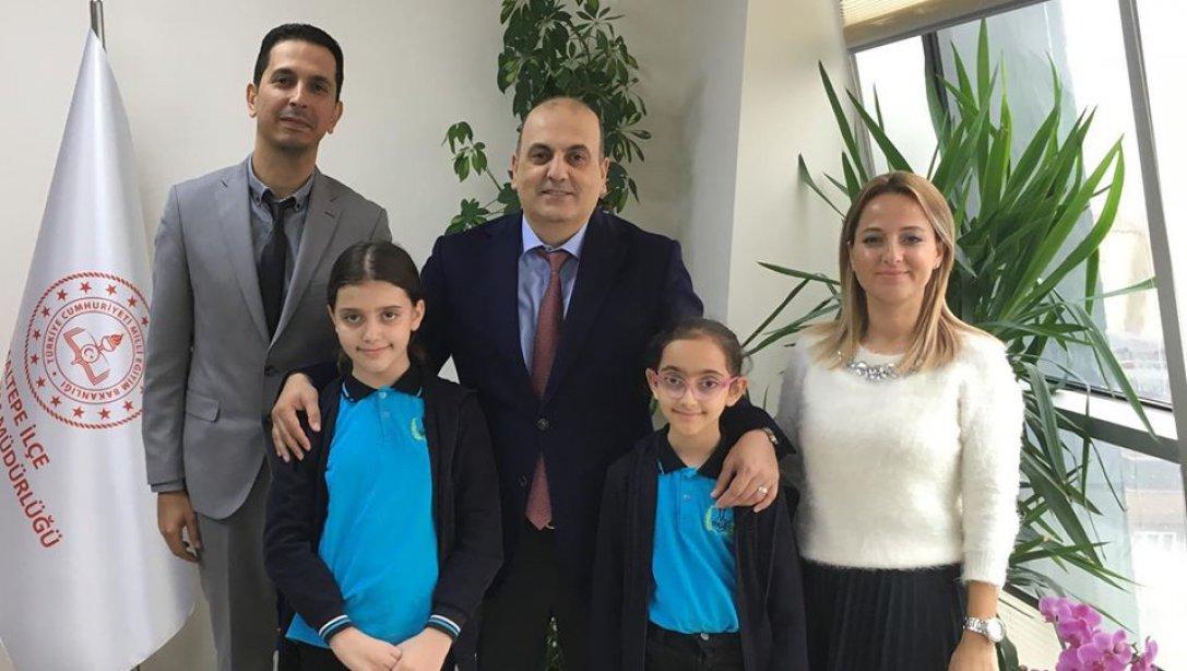 Muhsine Zeynep Ortaokulu öğretmen ve öğrencileri Okul Müdürü Güven Has ile birlikte İlçe Milli Eğitim Müdürümüz Sayın Hüseyin Aydoğdu'yu ziyaret ettiler.