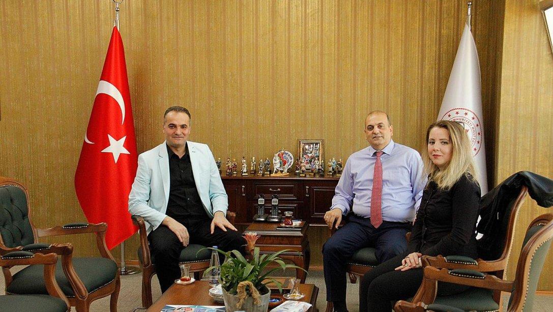Bağlarbaşı İlkokulu Müdürü Sn. Veysel Gül ve Okul Aile Birliği Başkanı Sn. Emel Miroğlu, İlçe Milli Eğitim Müdürümüz Sayın Hüseyin Aydoğdu'yu ziyarette bulundular.