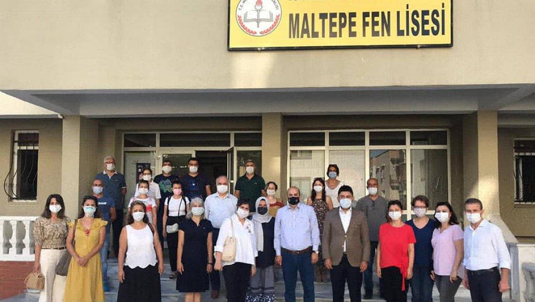 İlçe Millî Eğitim Müdürümüz Sayın Hüseyin Aydoğdu, İstanbul Ak Parti Milletvekili Sayın Osman Boyraz ile birlikte Maltepe Fen Lisesi'ne ziyarette bulundu. 