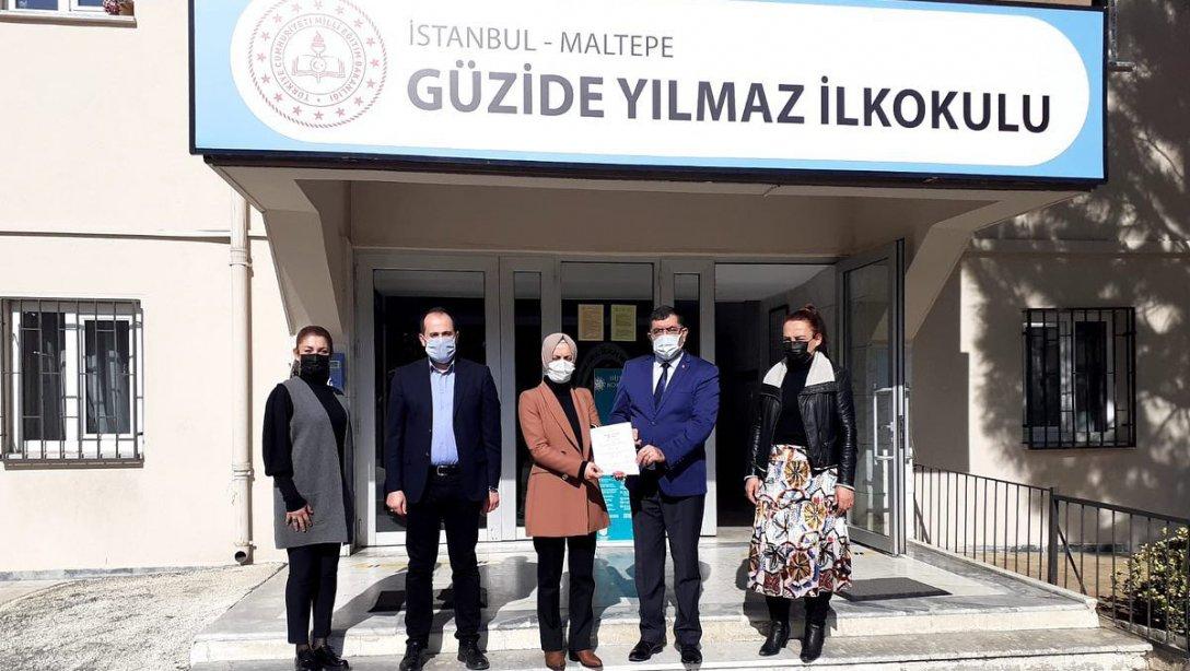 Şube Müdürleri Sn. Nurgül Güner ve Sn. Ozan Özkaya Okulları ziyaret ederek yüz yüze eğitim faaliyetleri hakkında okul yöneticileriyle değerlendirmelerde bulundular ve #okulumtemiz belgelerini takdim ettiler.