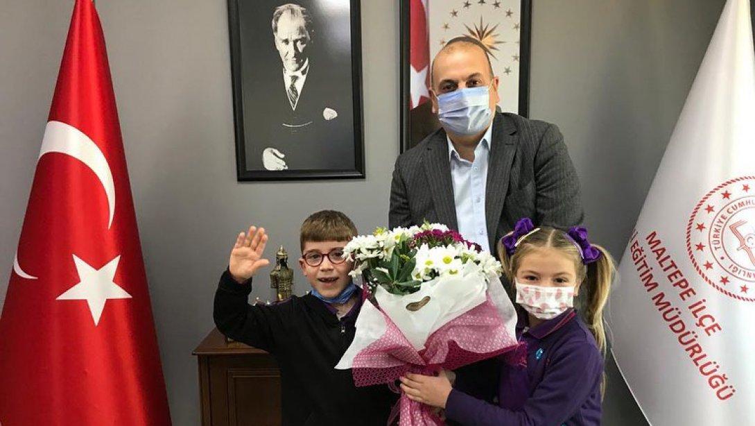 Maltepe Kadir Has İlkokulu Okul Müdürü, öğretmen ve öğrencileri ile Okul Aile Birliği, İlçe Milli Eğitim Müdürümüz Sn. Hüseyin Aydoğdu'yu ziyaret ettiler. 