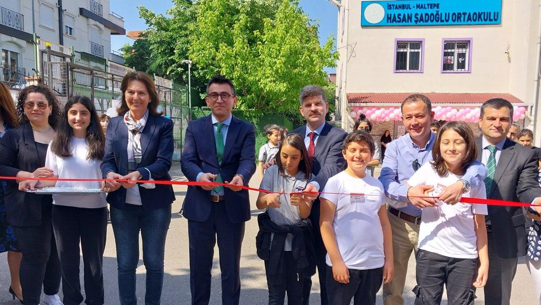 TUBİTAK 4006 projeleri kapsamında Hasan Şadoğlu Ortaokulu öğrencilerinin hazırlamış olduğu sergi açılışını İlçe Milli Eğitim Müdürümüz Sn. Soner Can gerçekleştirmiştir.