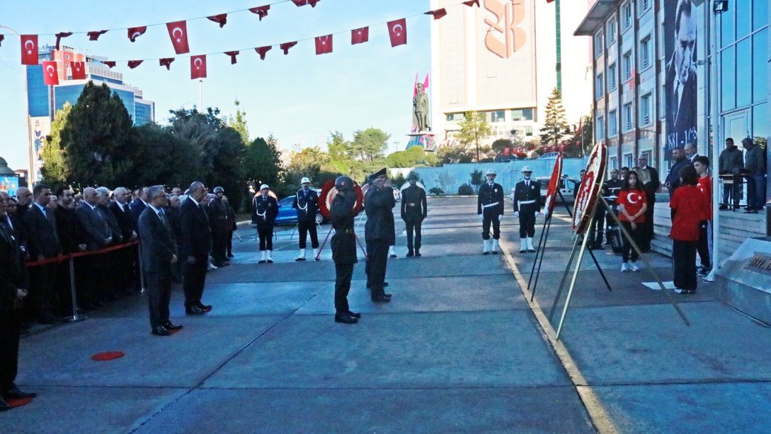 10 Kasım Atatürk'ü Anma Günü Çelenk Sunma Töreni Gerçekleştirildi.