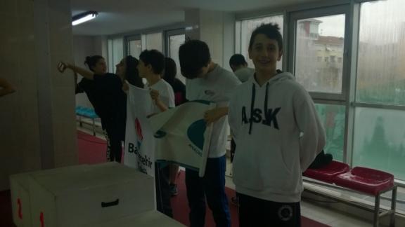 Orhangazi İmam Hatip Ortaokulu Öğrencisi Ahmet Furkan Sezer Yüzmede Türkiye Derecesi Elde Etti.