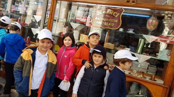 Albay Niyazi Esen İlkokulu SİRKECİ PTT MÜZESİ nde 