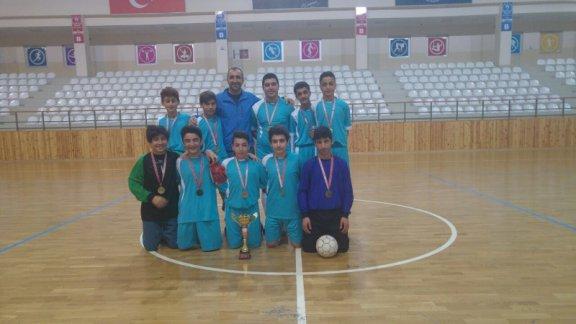 İBB Barbaros Hayrettin Paşa Ortaokulu - Yıldız Futsal Takımı Şampiyon Oldu