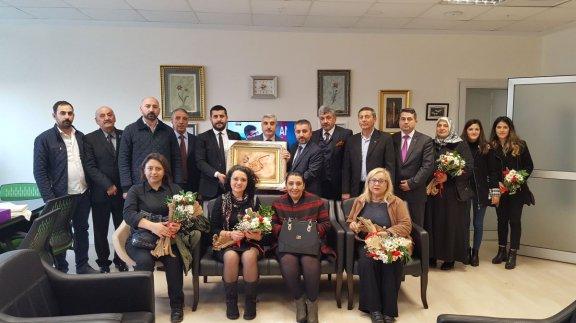 24 Kasım Öğretmenler Günü münasebetiyle MHP İlçe Teşkilatı ve Ensar Vakfı Genç Ensarlar Heyeti İlçe Milli Eğitim Müdürümüz Faik KAPTAN´ı ziyaret ettiler. 