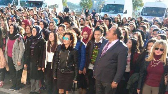 İlçe Milli Eğitim Şube Müdürümüz Sn. Cevdet ERGÜL, "İstiklal Marşı´nı Birlikte Söylüyoruz" projesi çerçevesinde 8 Aralık 2017 Cuma Mediha Engizer M.T.A.L´nin bayrak törenine katıldılar.