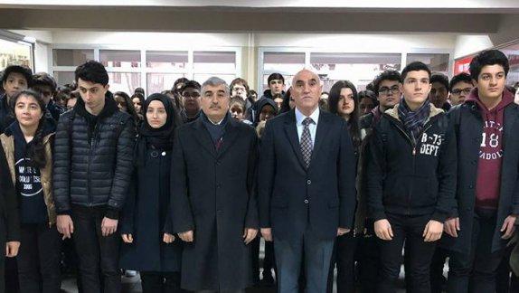 İlçe Milli Eğitim Müdürümüz Sn. Faik KAPTAN, "İstiklal Marşı´nı Birlikte Söylüyoruz" projesi çerçevesinde bugün (15 Ocak 2018 Pazartesi) Maltepe Anadolu Lisesi nin bayrak törenine katıldılar.
