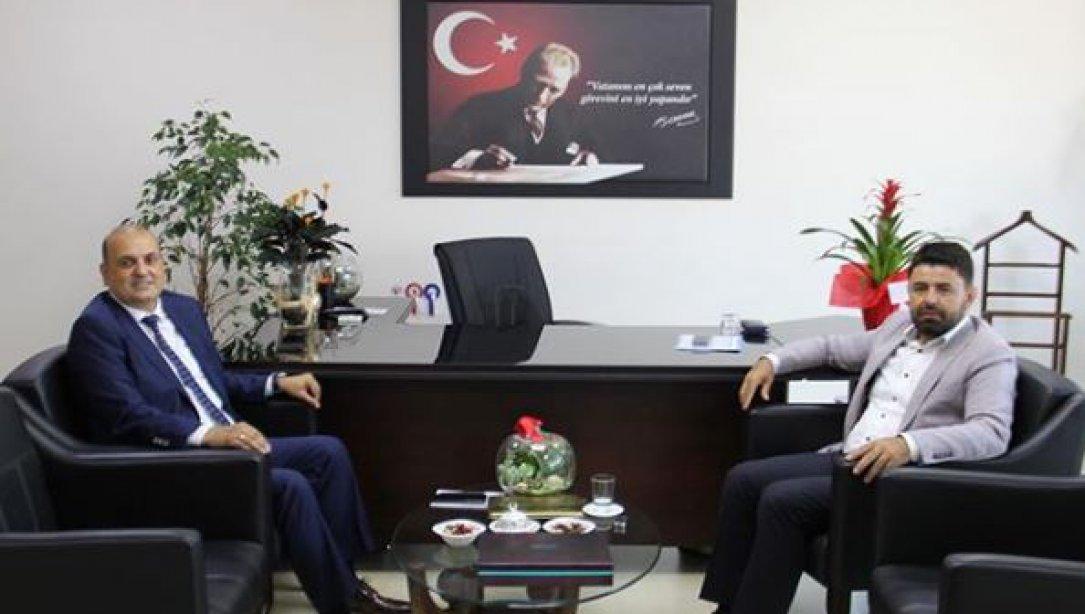Ak Parti İstanbul Milletvekili Sayın Osman BOYRAZ, İlçe Milli Eğitim Müdürümüz Sayın Hüseyin AYDOĞDU'ya hayırlı olsun ziyaretinde bulundular.