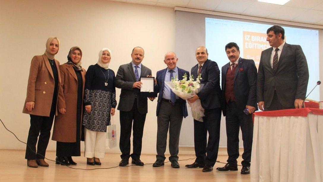 Prof. Dr. Ahmet Şimşirgil'in Maltepe Kız Anadolu Lisesinde gerçekleşen konferansı