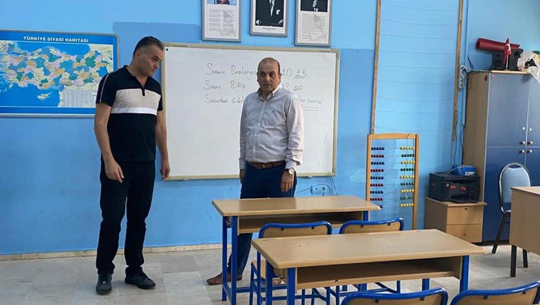 İlçe Millî Eğitim Müdürümüz Sayın Hüseyin Aydoğdu, tadilat çalışmaları devam eden Bağlarbaşı İlkokulunu ziyaret ederek, incelemelerde bulundu.