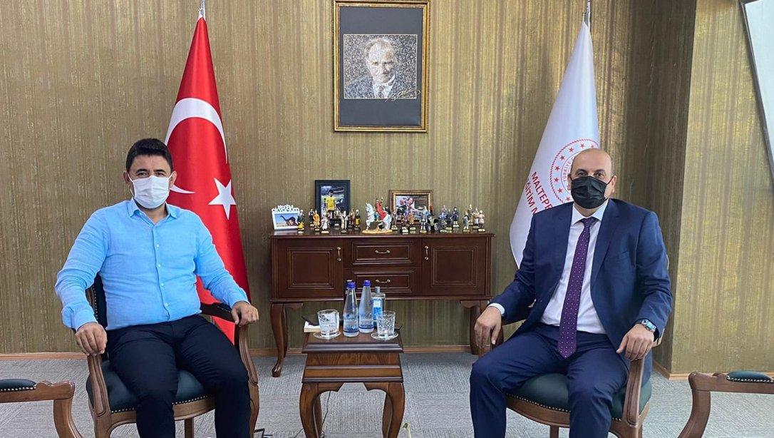Ak Parti İstanbul Milletvekili Sayın Osman Boyraz, İlçe Millî Eğitim Müdürümüz Sayın Hüseyin Aydoğdu'ya ziyarette bulundu.