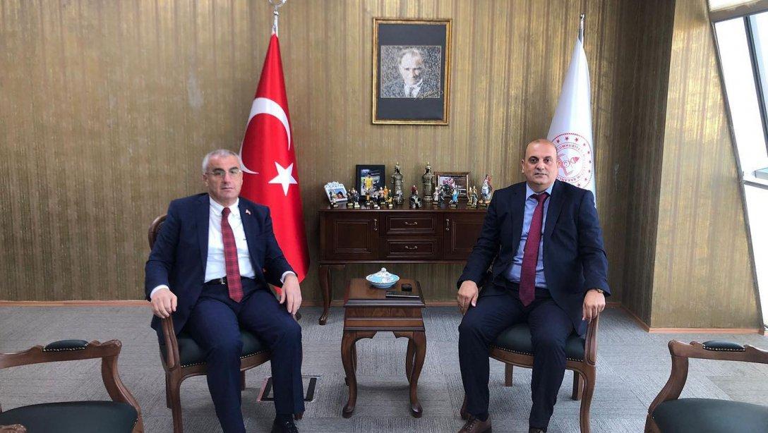 Ak Parti Maltepe İlçe Başkanı Sn. Erdoğan Akkaya, 2021-2022 Eğitim Öğretim Yılının başlaması vesilesi ile İlçe Milli Eğitim Müdürümüz Sn. Hüseyin Aydoğdu'ya ziyarette bulundular.