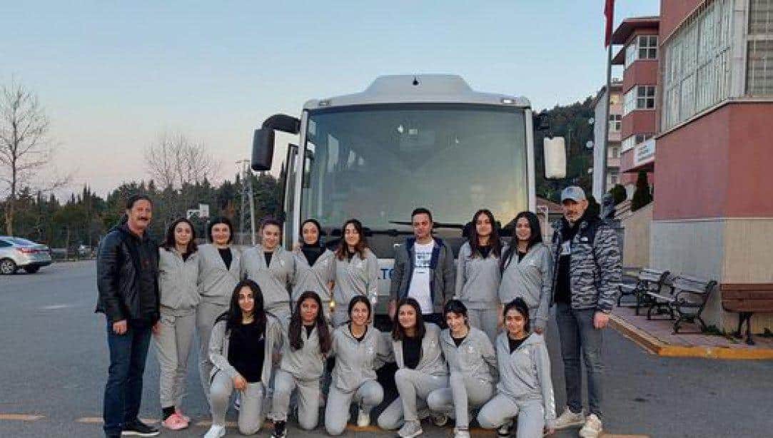 İstanbul Şampiyonu olan Mediha Engizer Mesleki ve Teknik Anadolu Lisesi Hentbol Takımımıza, Kastamonu'da yapılacak Türkiye Finallerinde başarılar dileriz