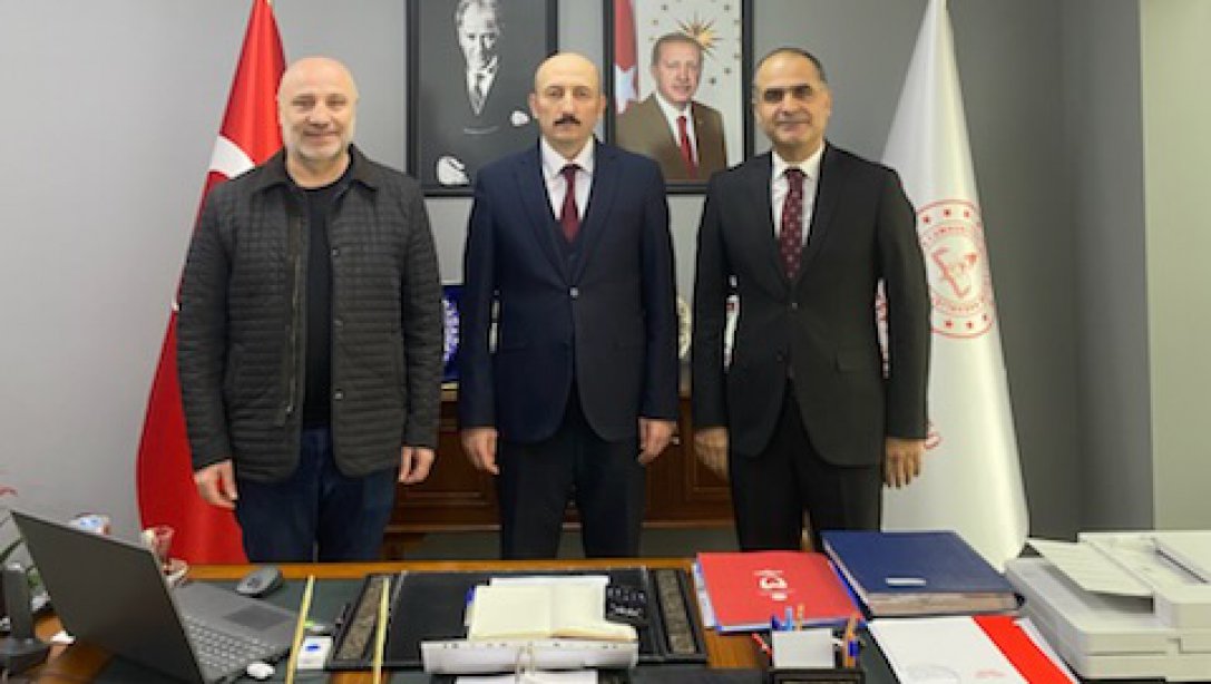 Birikim Koleji Kurucu Müdürleri Mahmut Demirelli ve Bedi Aydın İlçe Milli Eğitim Müdürümüz Sayın Murat Altınöz'ü ziyaret ettiler.